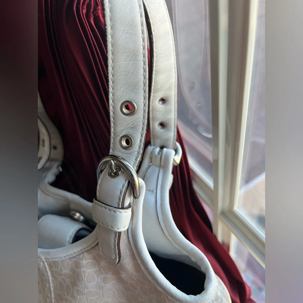 Coach Vintage Soho Sm Signature Logo &
Leather. - Picture 11 of 16